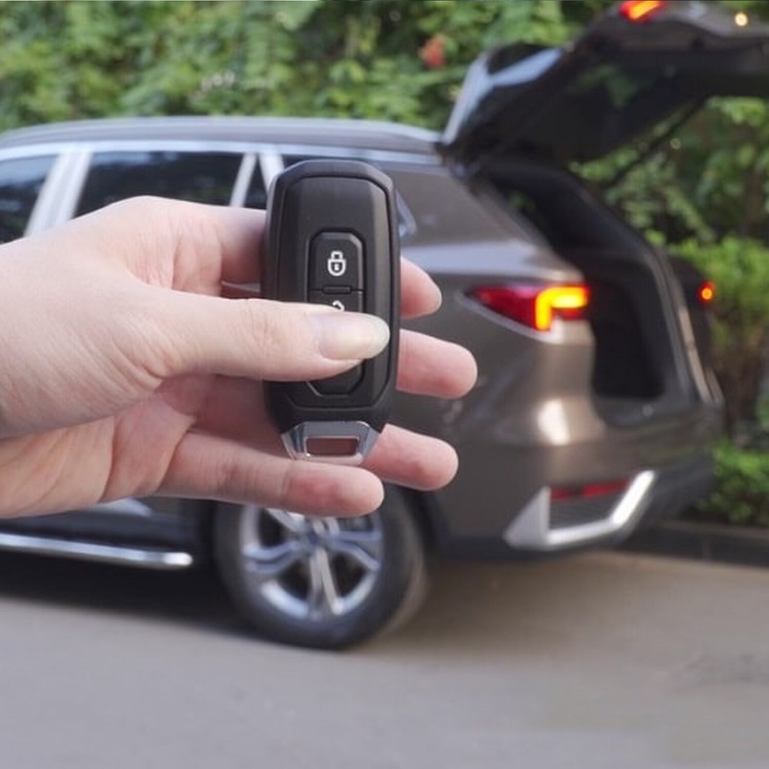 CỐP ĐIỆN CHO TERRITORY TREND, TITANIUM