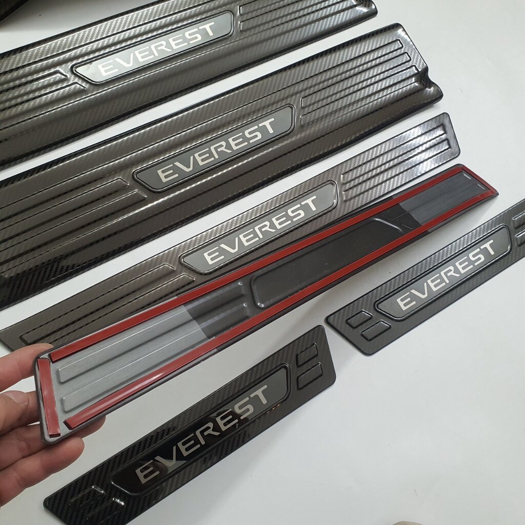 ỐP BẬC CỬA FORD EVEREST
