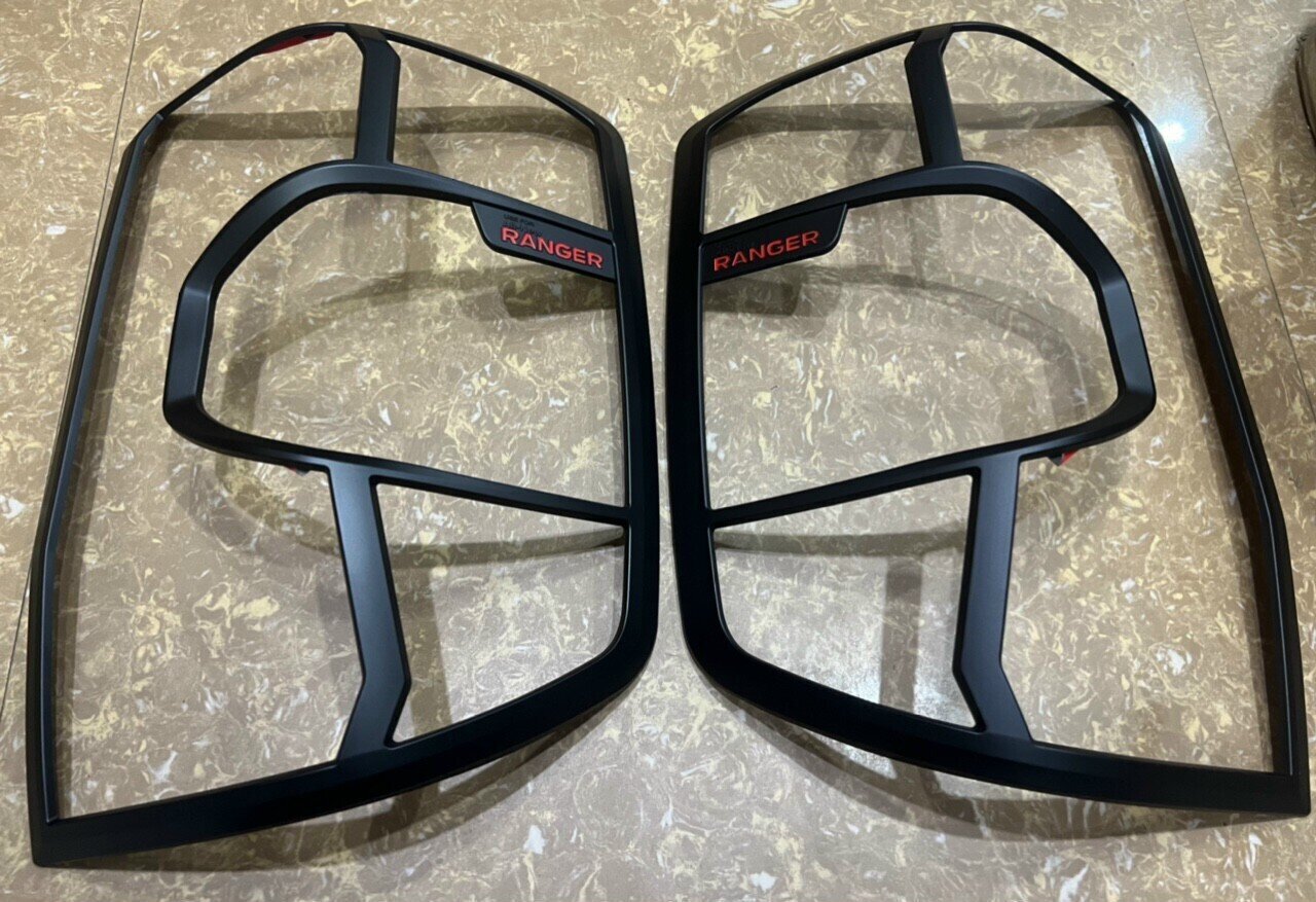 ỐP ĐÈN VIỀN HẬU FORD RANGER