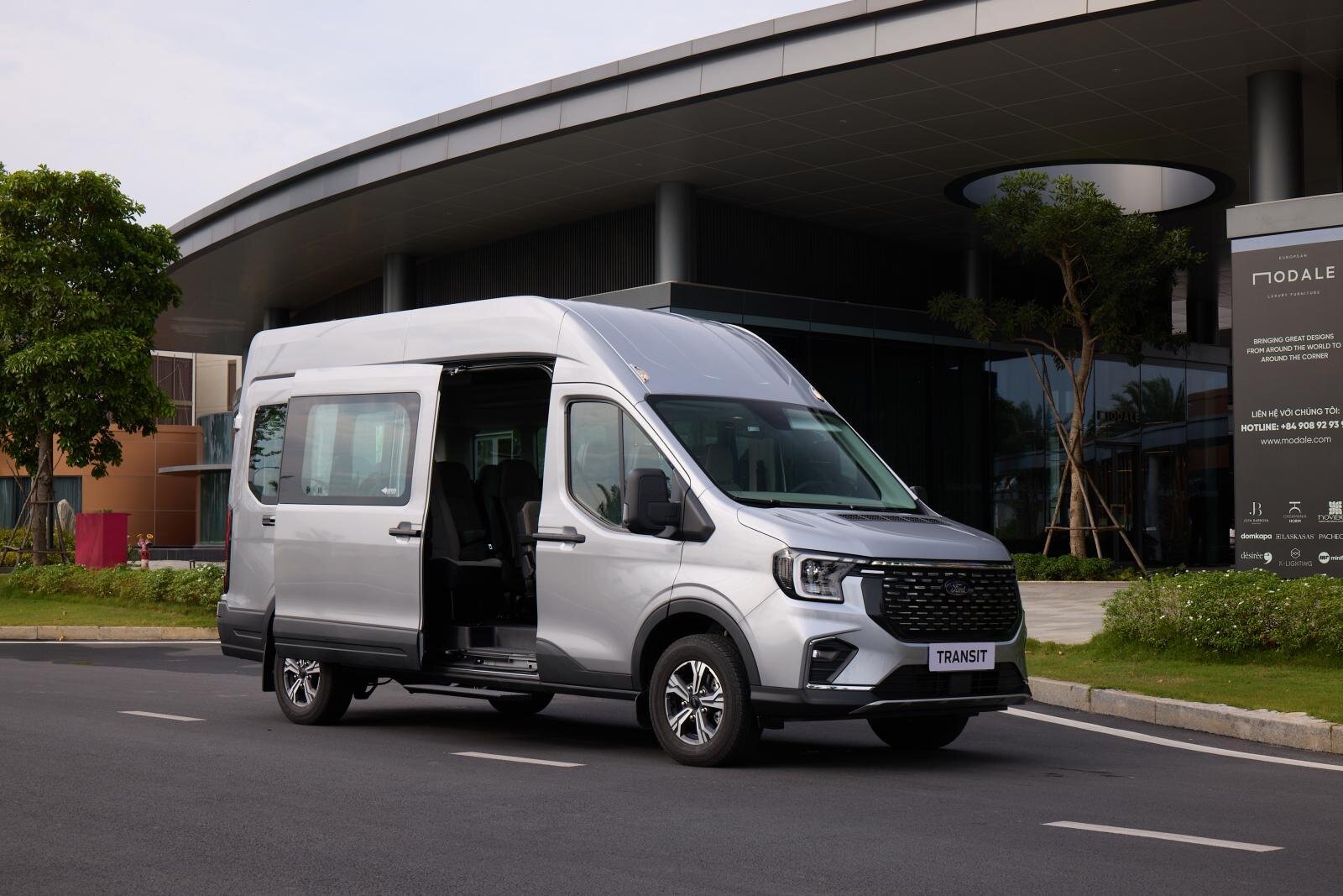 Ford Transit Premium+