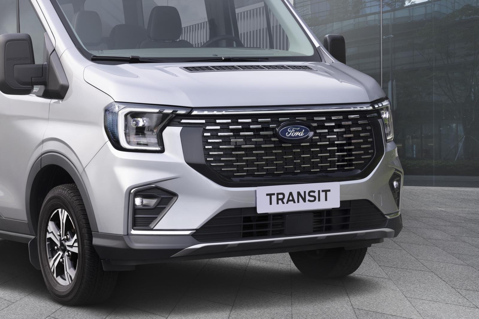 Ford Transit Premium+